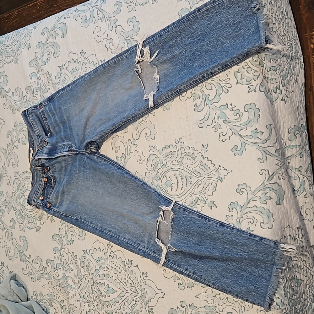 Women's Levi's Cropped Denim Jean size 27
